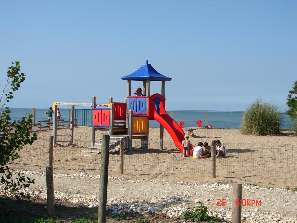 Camping Phare Ouest Saint-Denis-d'Oleron Ngoại thất bức ảnh